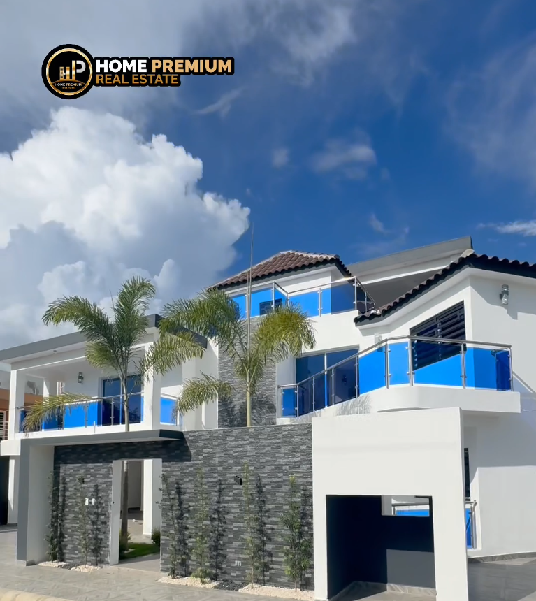 CASA DE 3 NIVELES CON 4 HABITACIONES