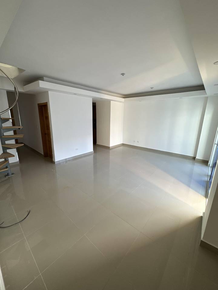 Apartamento en Vista Hermosa de dos habitaciones y terraza privada