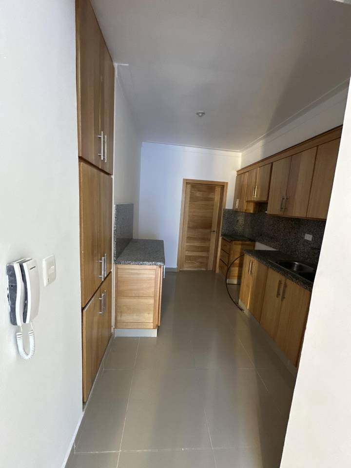 Apartamento en Vista Hermosa de dos habitaciones y terraza privada