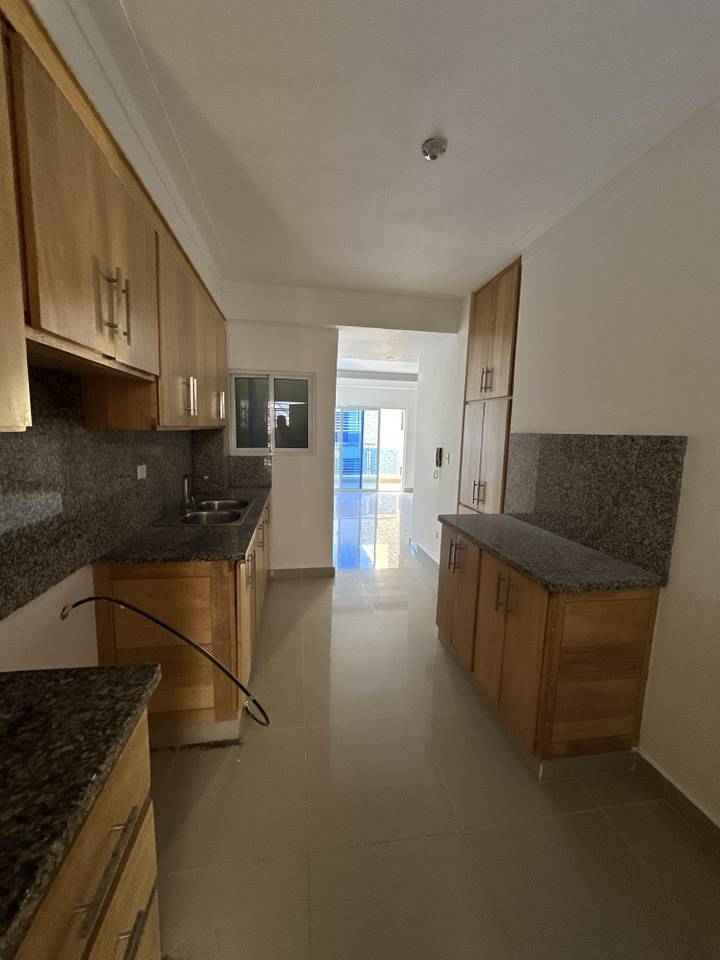 Apartamento en Vista Hermosa de dos habitaciones y terraza privada