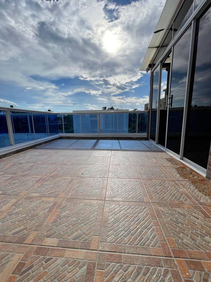 Apartamento con Terraza en Prado Oriental