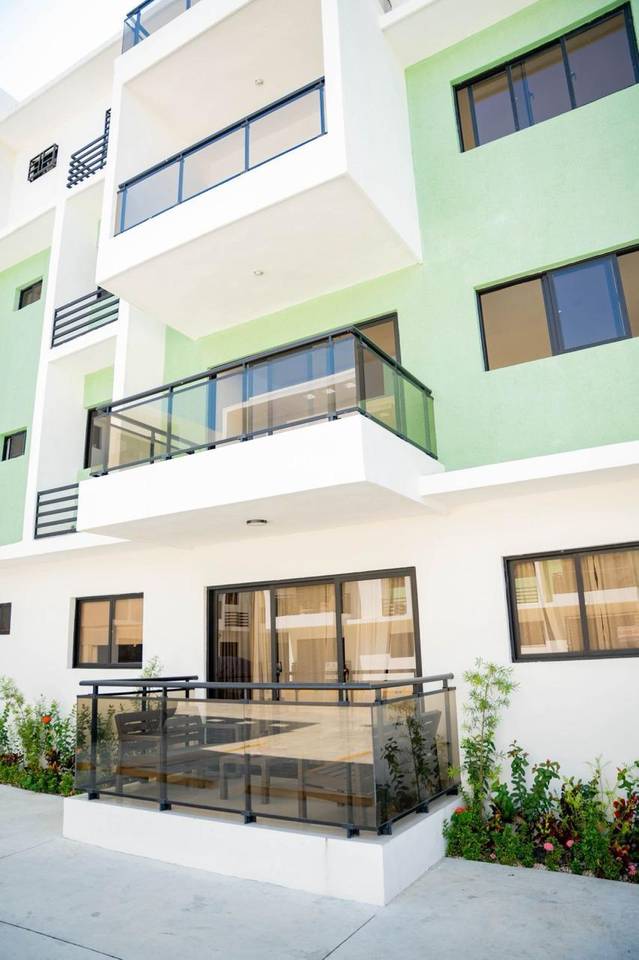 RESIDENCIAL EN AV. HIPICA, EN BRISA DEL ESTE