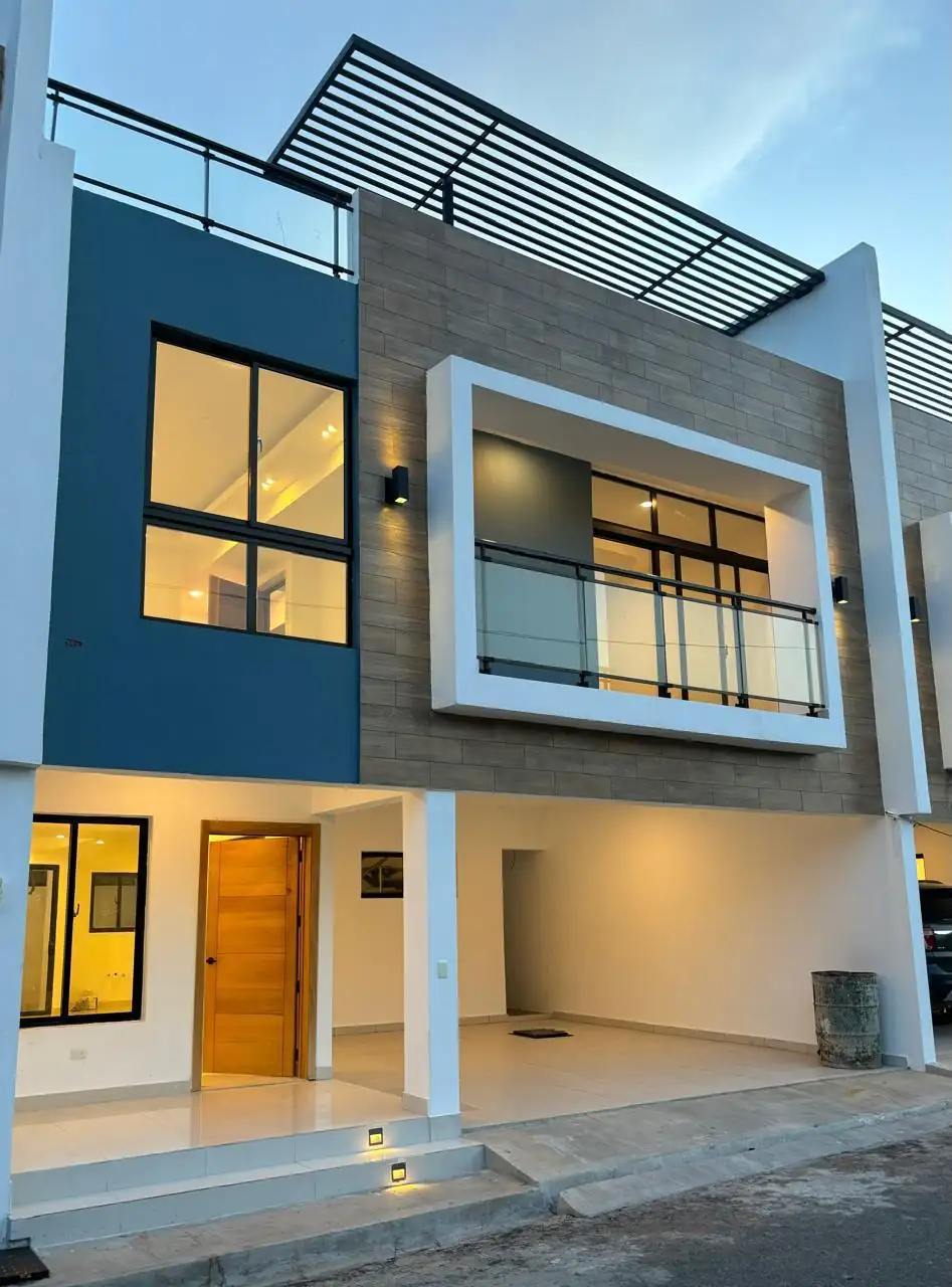 Proyecto de 4 Modernas Casas de 2 Niveles en Brisa Oriental