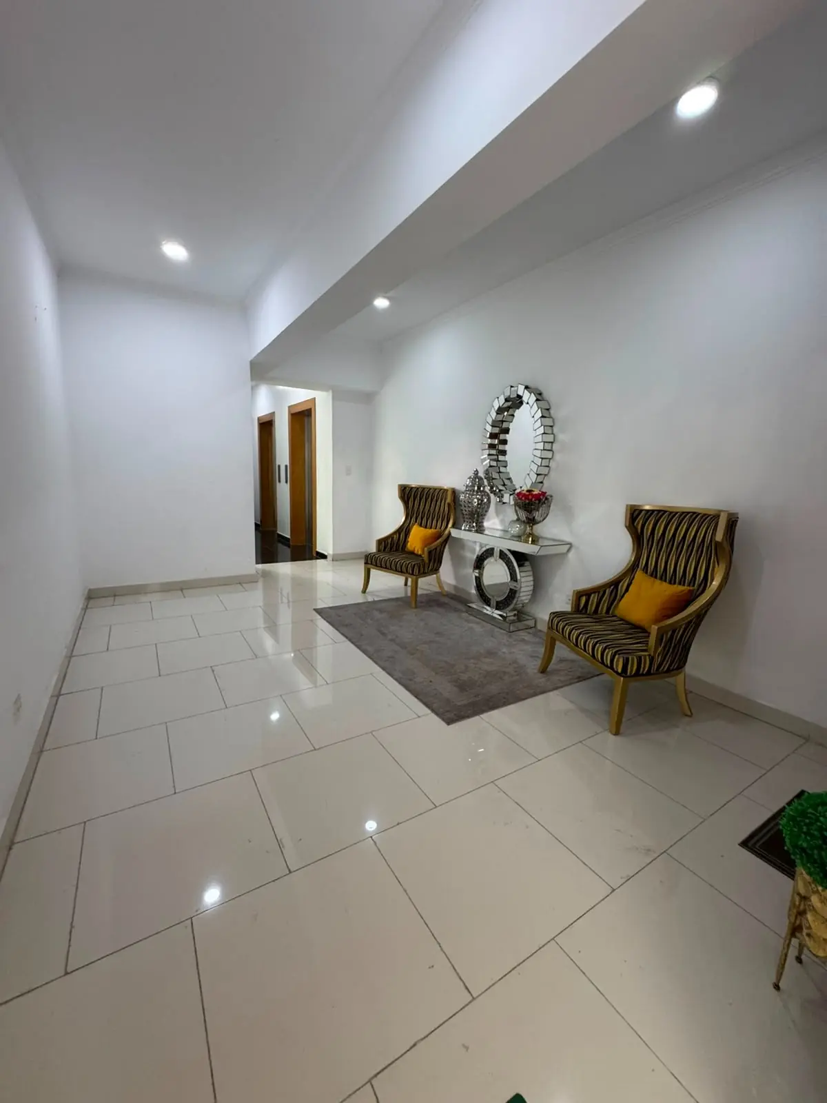 Apartamento de lujo con terraza y vistas al mar en Torre GTVI