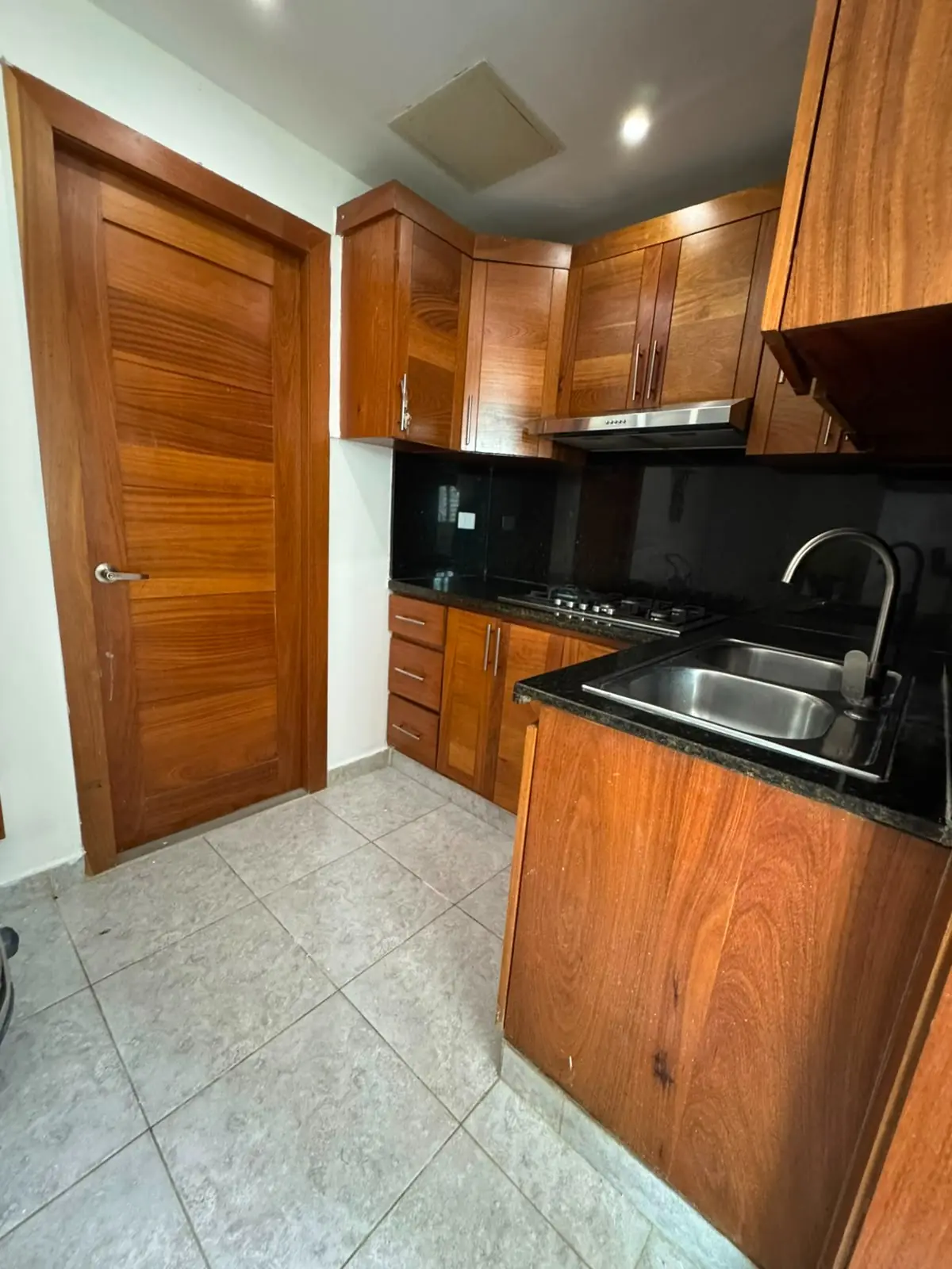 Apartamento de lujo con terraza y vistas al mar en Torre GTVI